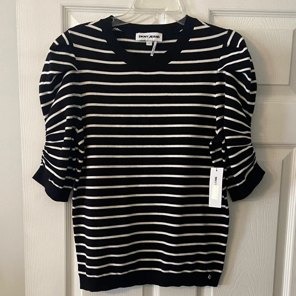 DKNY Black and White Striped Top length 26” bust 36” brand new - Picture 1 of 8